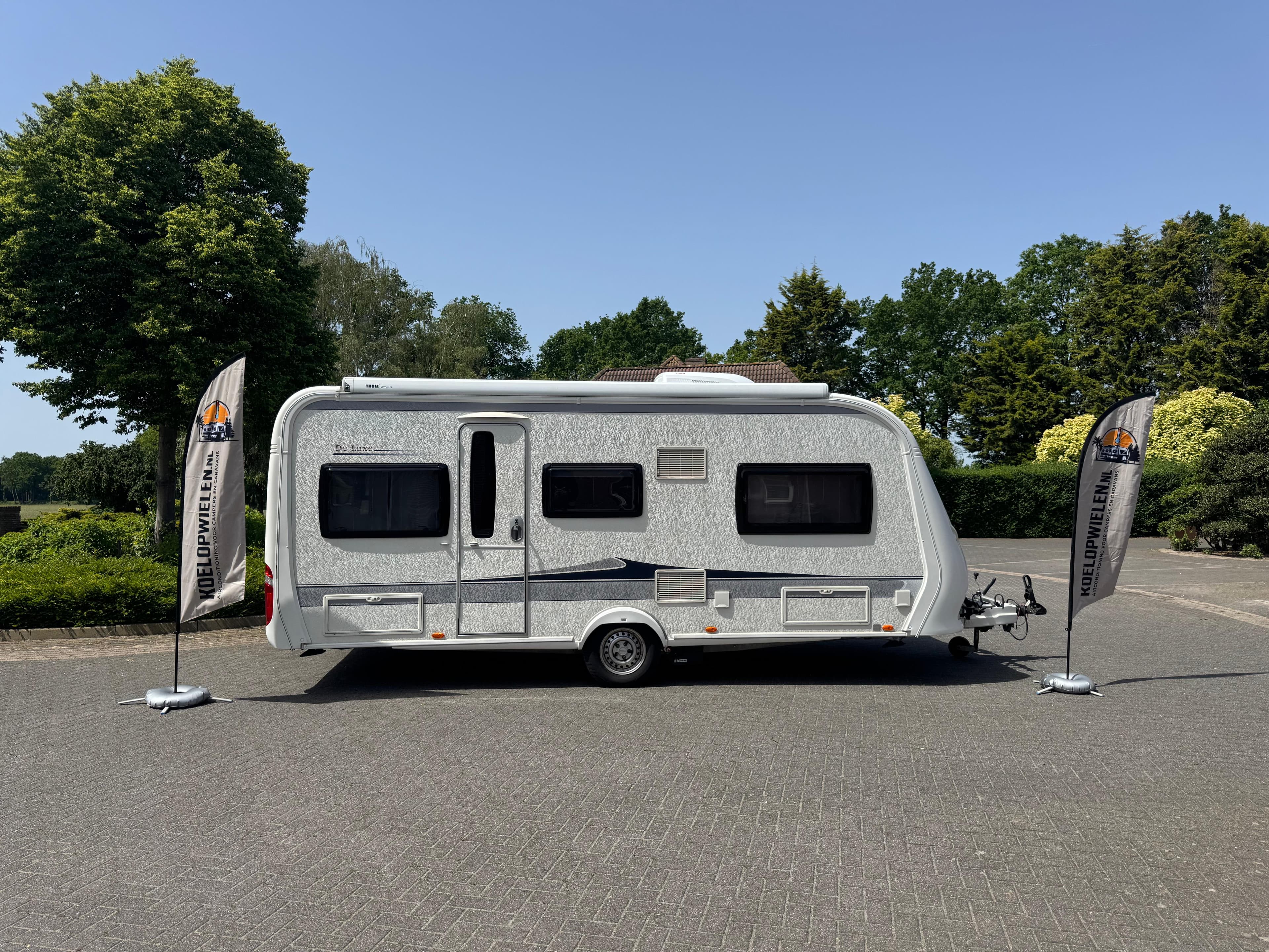 Montage dakairco aan huis bij de klant